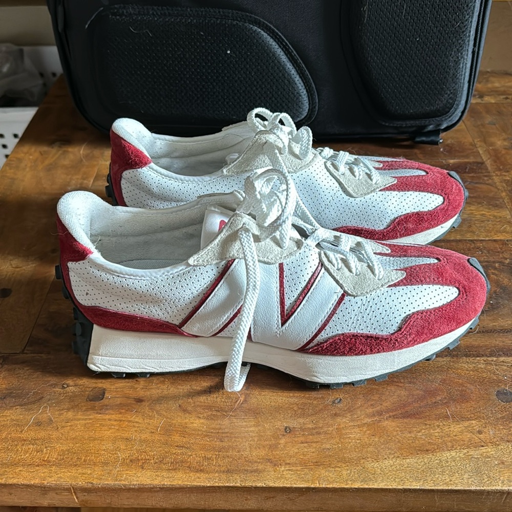 New Balance 327